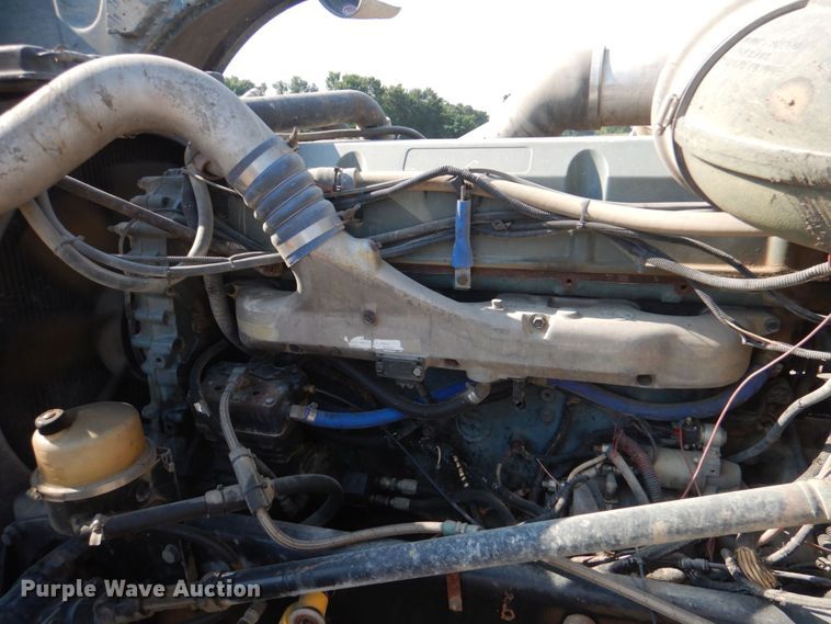 image for item KJ9857 1998 Peterbilt 379  semi truck