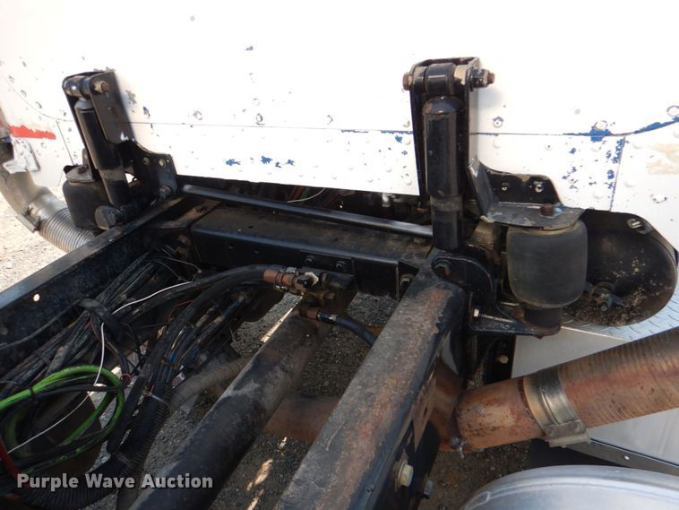 image for item KJ9857 1998 Peterbilt 379  semi truck