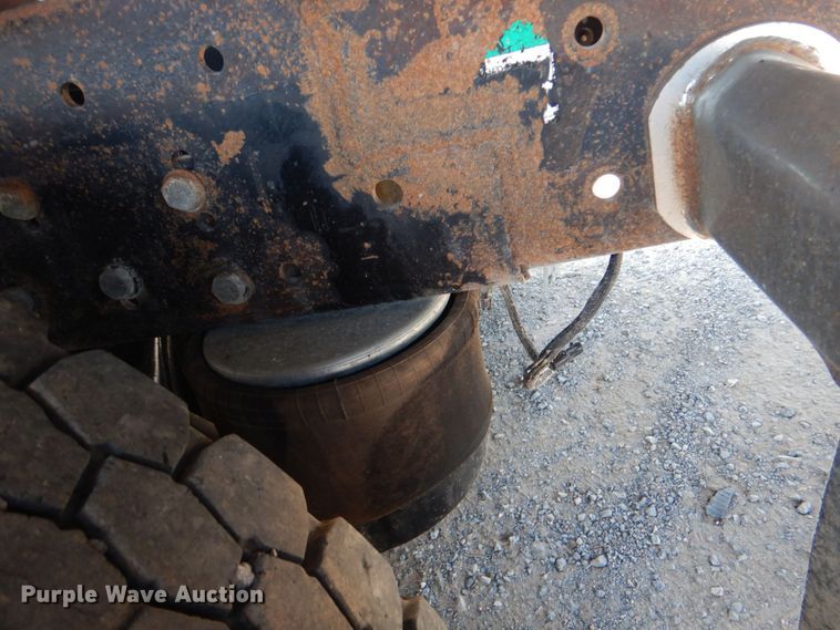 image for item KJ9857 1998 Peterbilt 379  semi truck