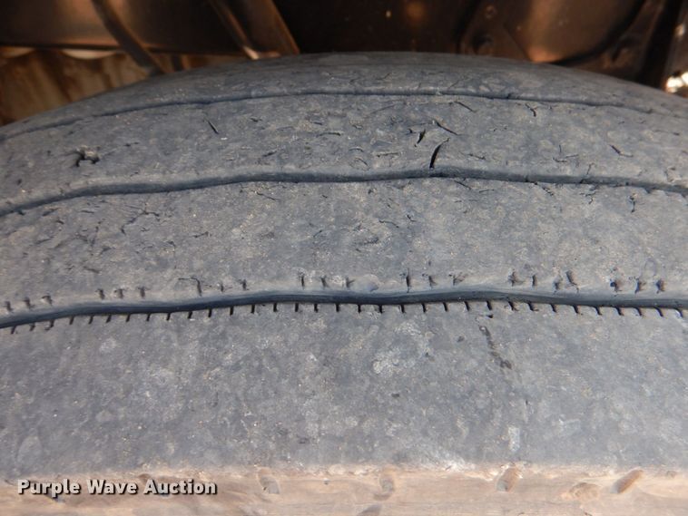 image for item KJ9857 1998 Peterbilt 379  semi truck