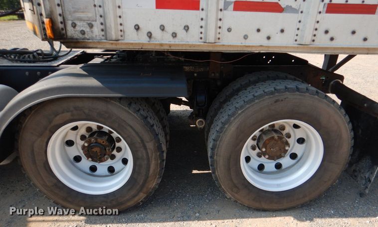 image for item KJ9857 1998 Peterbilt 379  semi truck