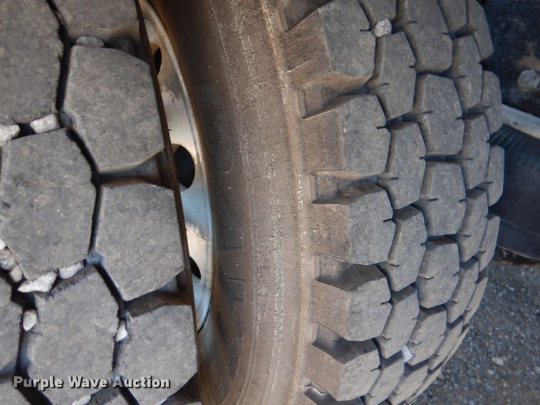 image for item KJ9857 1998 Peterbilt 379  semi truck