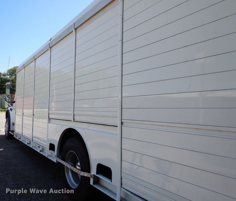 image for item KR9146 2005 Freightliner Business Class M2  delivery truck