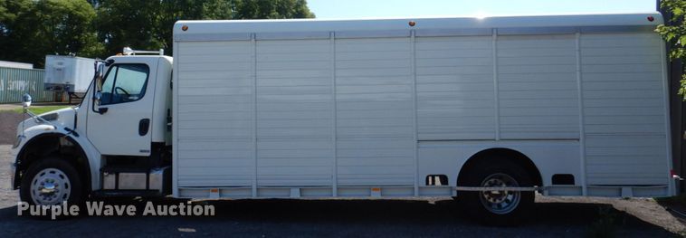 image for item KR9146 2005 Freightliner Business Class M2  delivery truck