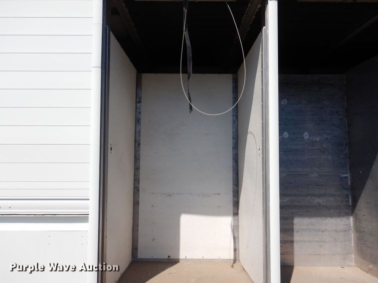 image for item KR9146 2005 Freightliner Business Class M2  delivery truck