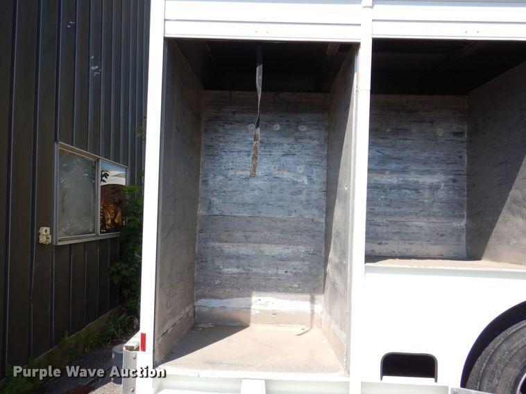 image for item KR9146 2005 Freightliner Business Class M2  delivery truck