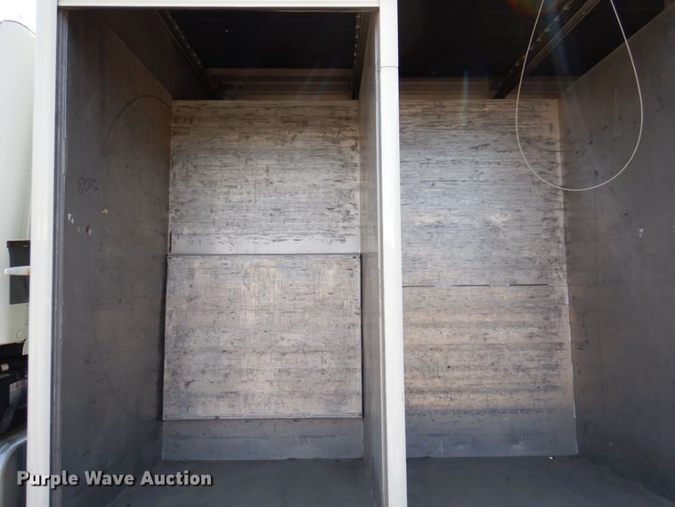 image for item KR9146 2005 Freightliner Business Class M2  delivery truck