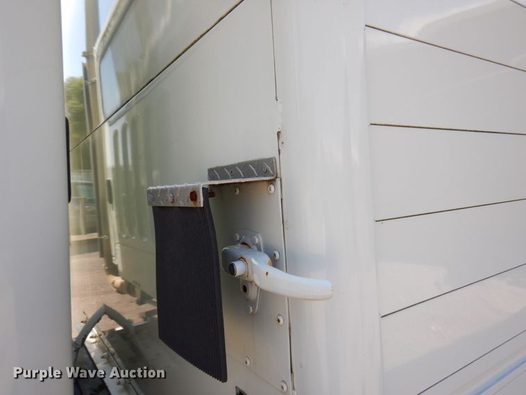 image for item KR9146 2005 Freightliner Business Class M2  delivery truck