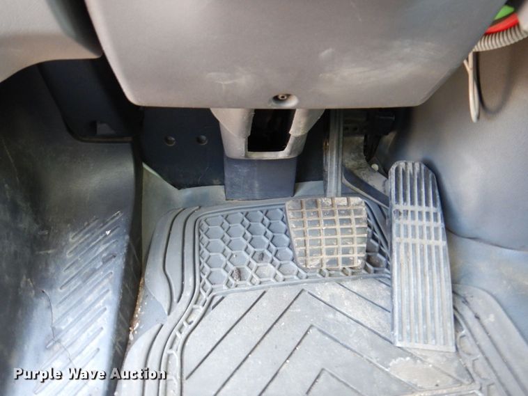 image for item KR9146 2005 Freightliner Business Class M2  delivery truck