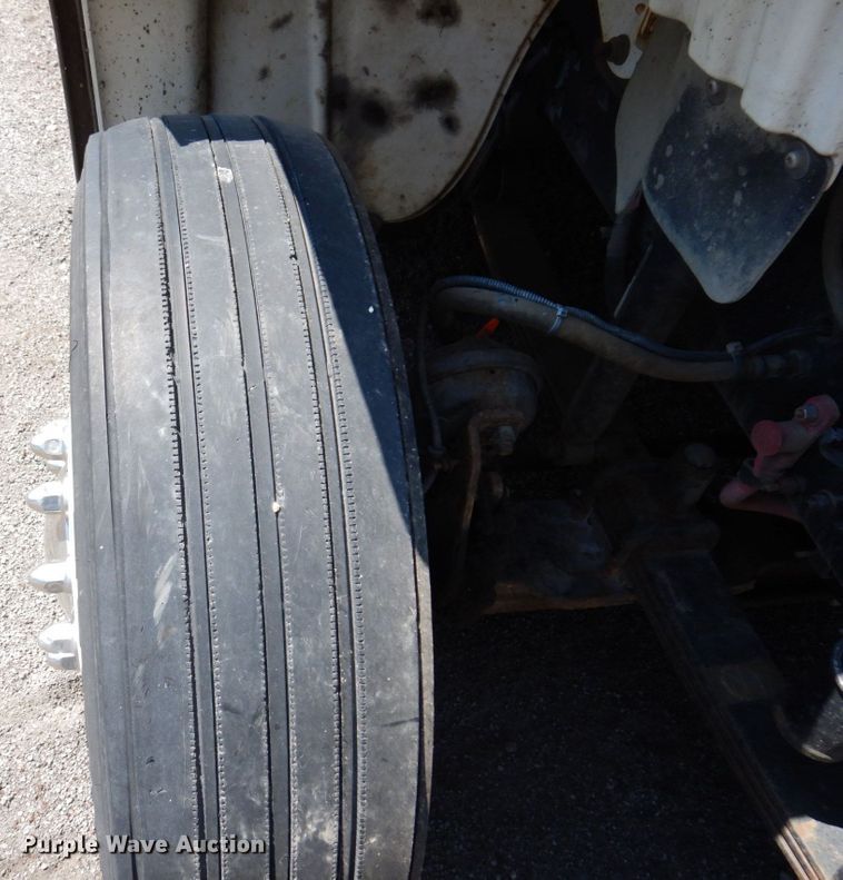 image for item KR9146 2005 Freightliner Business Class M2  delivery truck