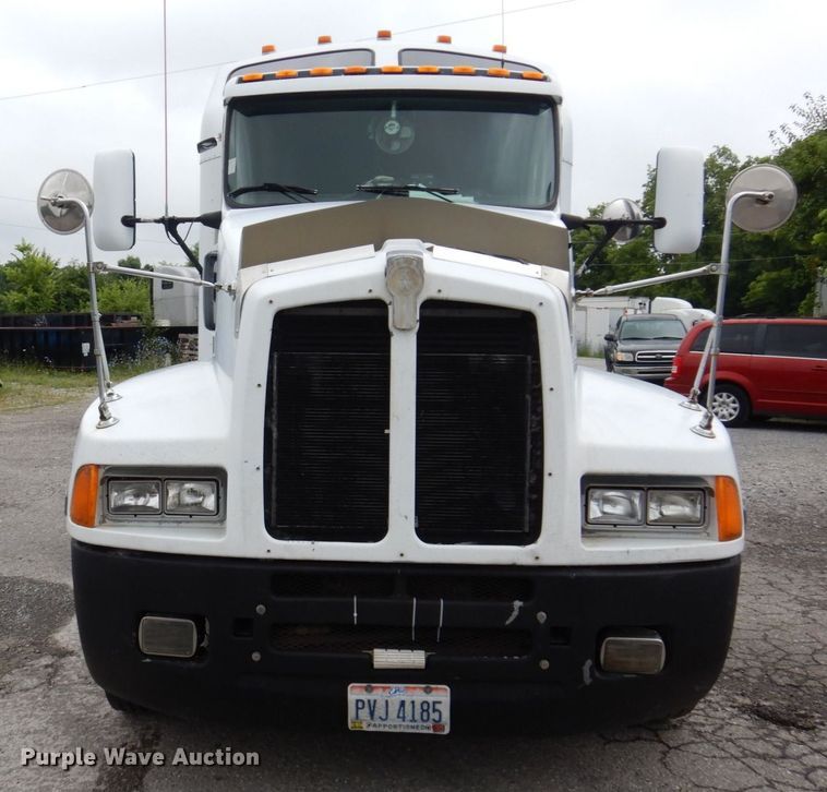 image for item KR9176 1995 Kenworth T600  semi truck