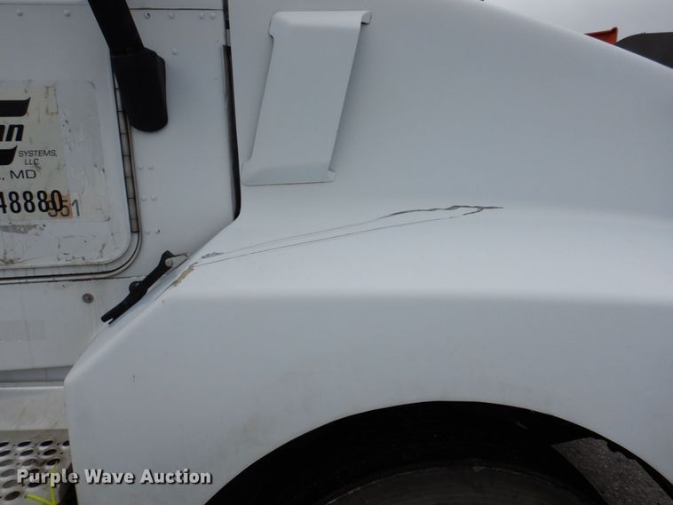 image for item KR9176 1995 Kenworth T600  semi truck