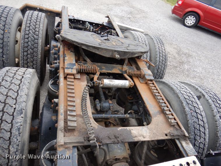 image for item KR9176 1995 Kenworth T600  semi truck