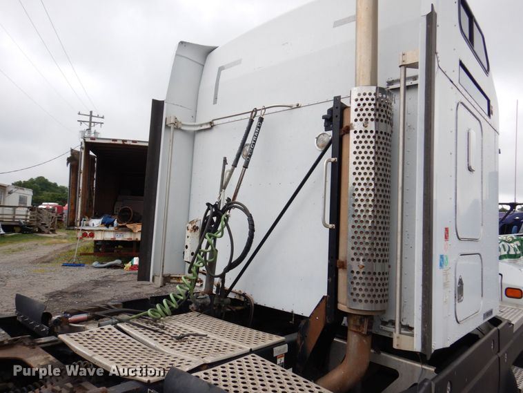 image for item KR9176 1995 Kenworth T600  semi truck