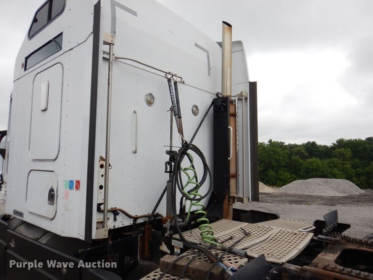 image for item KR9176 1995 Kenworth T600  semi truck