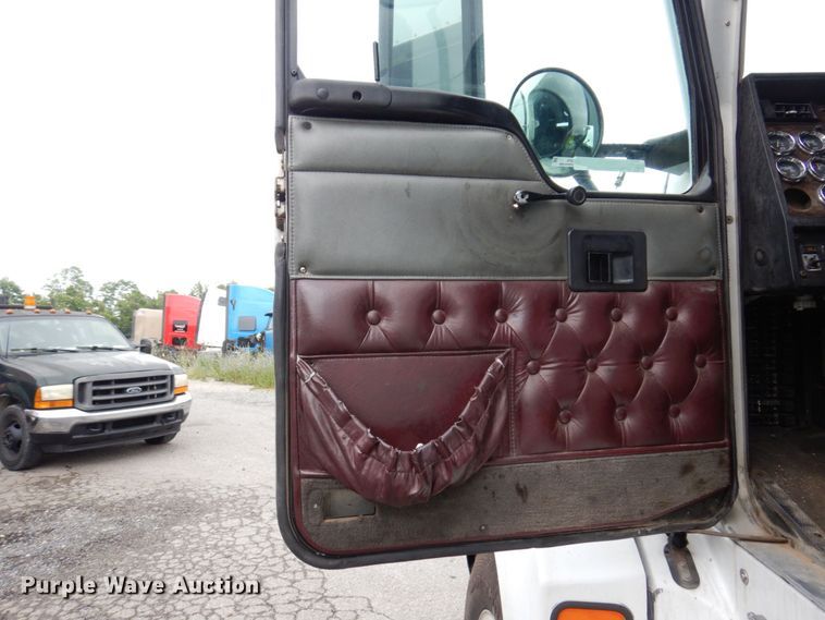 image for item KR9176 1995 Kenworth T600  semi truck