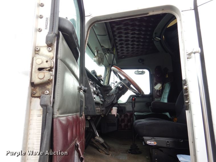 image for item KR9176 1995 Kenworth T600  semi truck