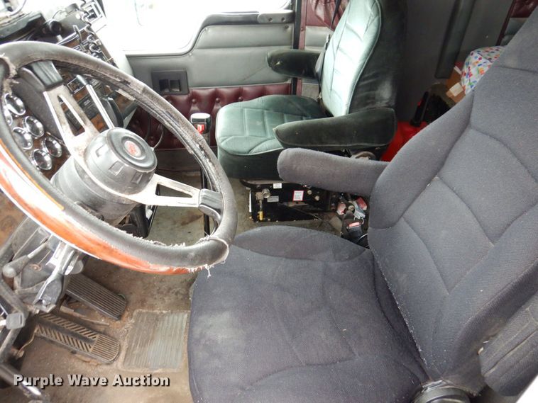 image for item KR9176 1995 Kenworth T600  semi truck