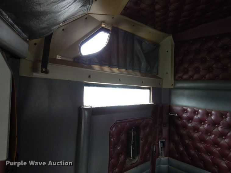 image for item KR9176 1995 Kenworth T600  semi truck