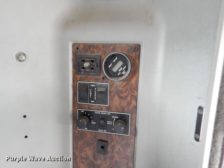 image for item KR9176 1995 Kenworth T600  semi truck