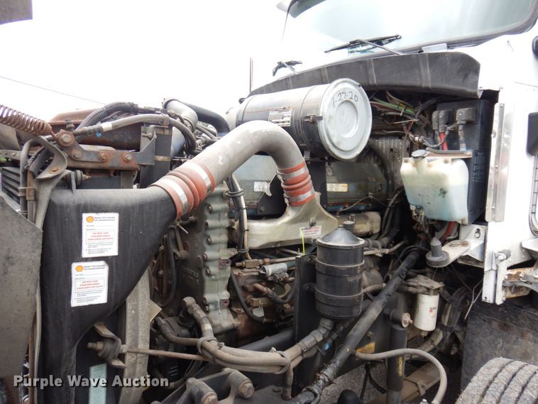 image for item KR9176 1995 Kenworth T600  semi truck