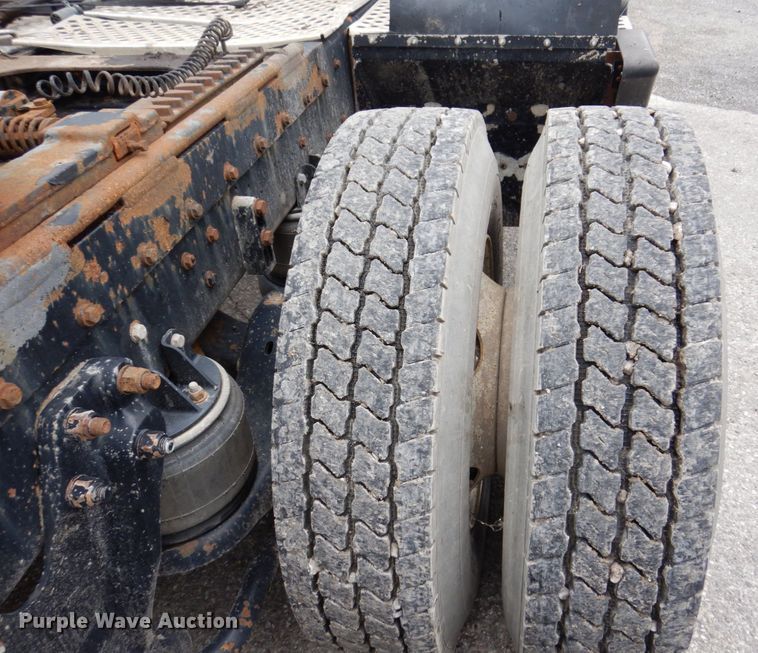 image for item KR9176 1995 Kenworth T600  semi truck