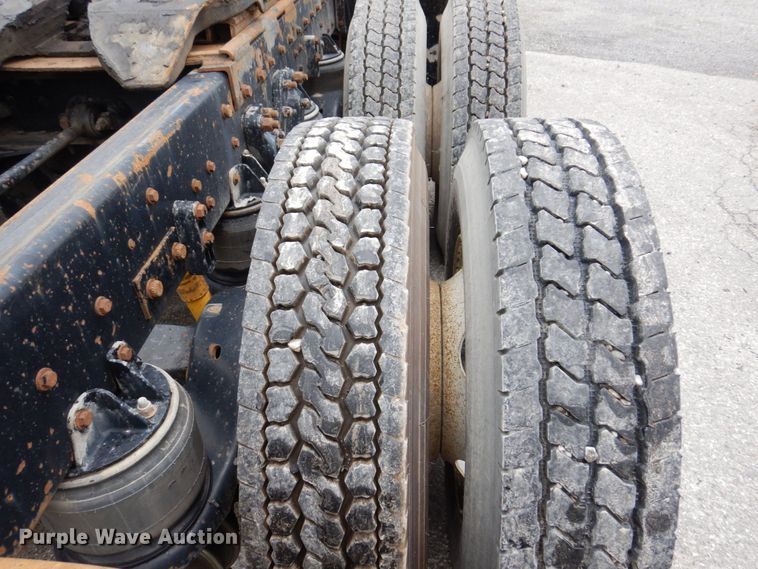 image for item KR9176 1995 Kenworth T600  semi truck