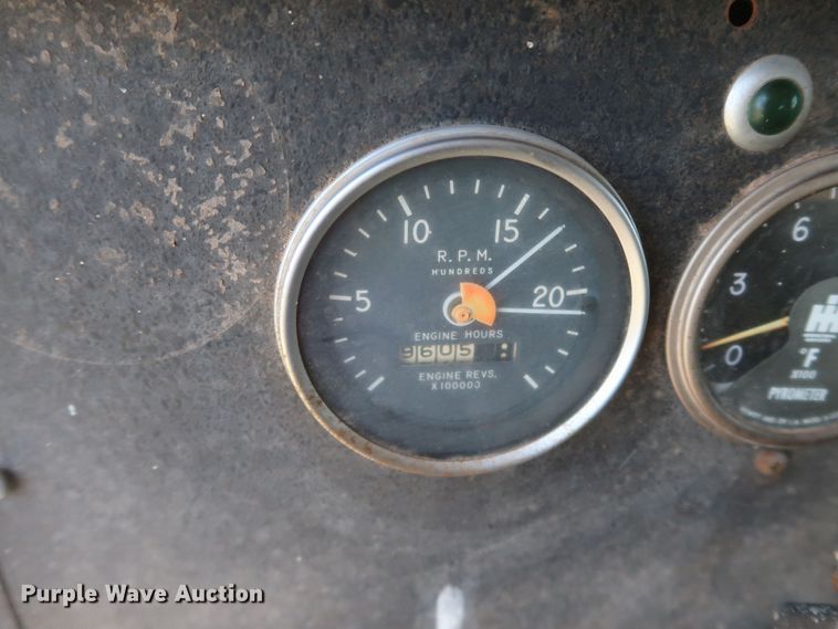 image for item KR9892 1975 International Transtar 4300  semi truck