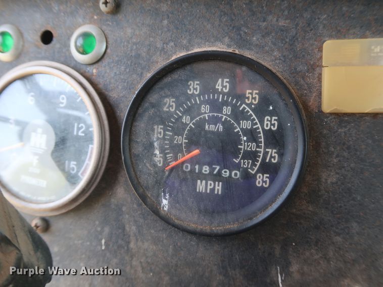 image for item KR9892 1975 International Transtar 4300  semi truck