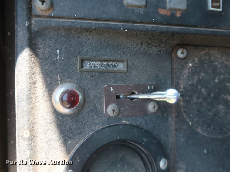 image for item KR9892 1975 International Transtar 4300  semi truck