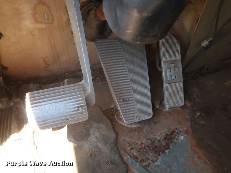 image for item KR9892 1975 International Transtar 4300  semi truck