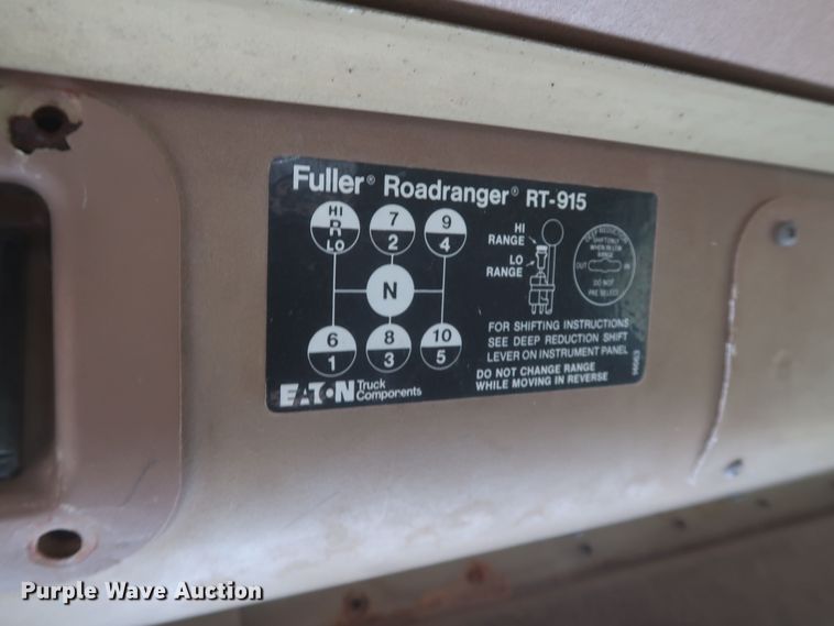 image for item KR9892 1975 International Transtar 4300  semi truck