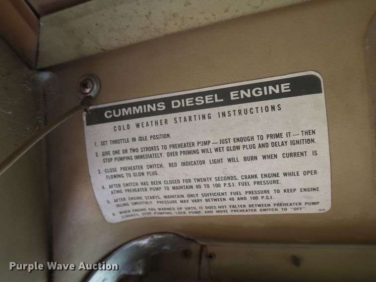 image for item KR9892 1975 International Transtar 4300  semi truck