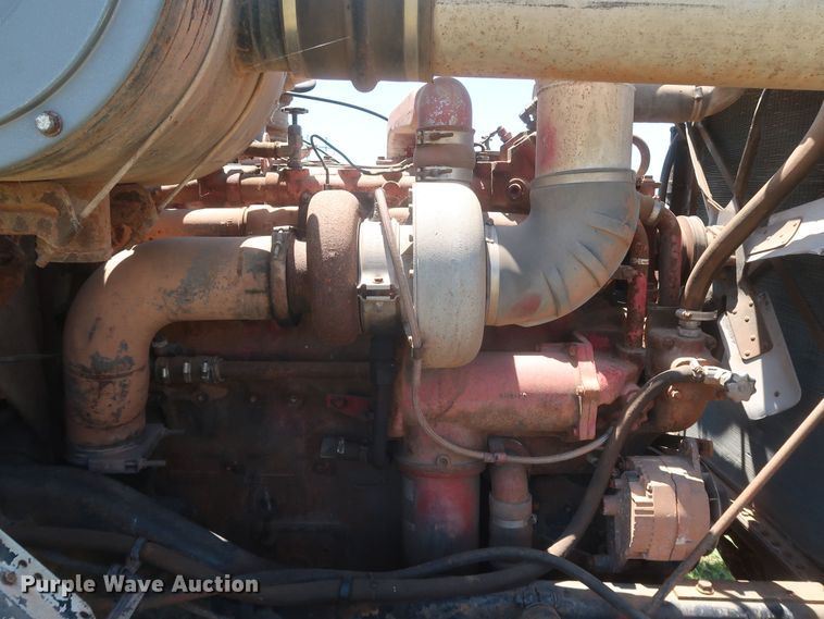 image for item KR9892 1975 International Transtar 4300  semi truck