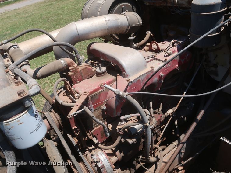 image for item KR9892 1975 International Transtar 4300  semi truck