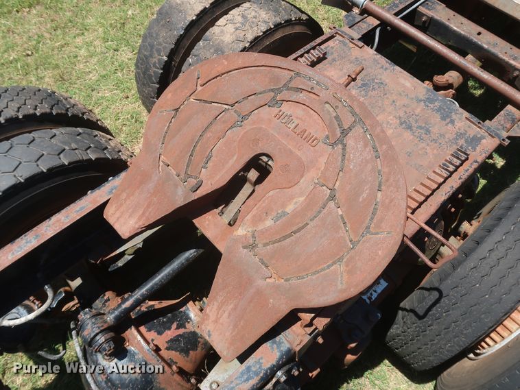 image for item KR9892 1975 International Transtar 4300  semi truck