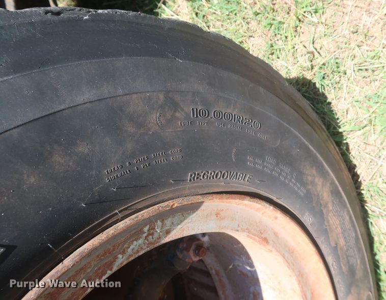 image for item KR9892 1975 International Transtar 4300  semi truck