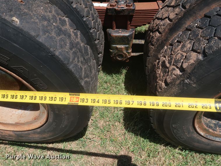 image for item KR9892 1975 International Transtar 4300  semi truck