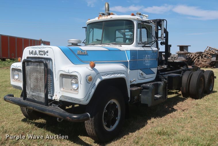 image for item KR9893 1975 Mack  semi truck