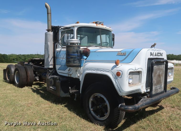 image for item KR9893 1975 Mack  semi truck
