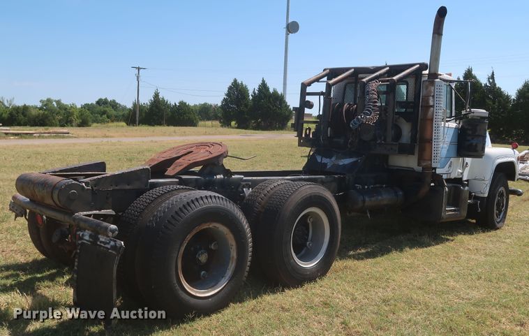 image for item KR9893 1975 Mack  semi truck