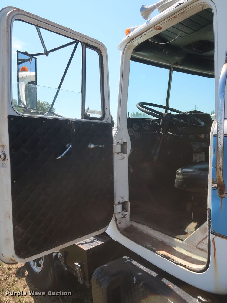 image for item KR9893 1975 Mack  semi truck