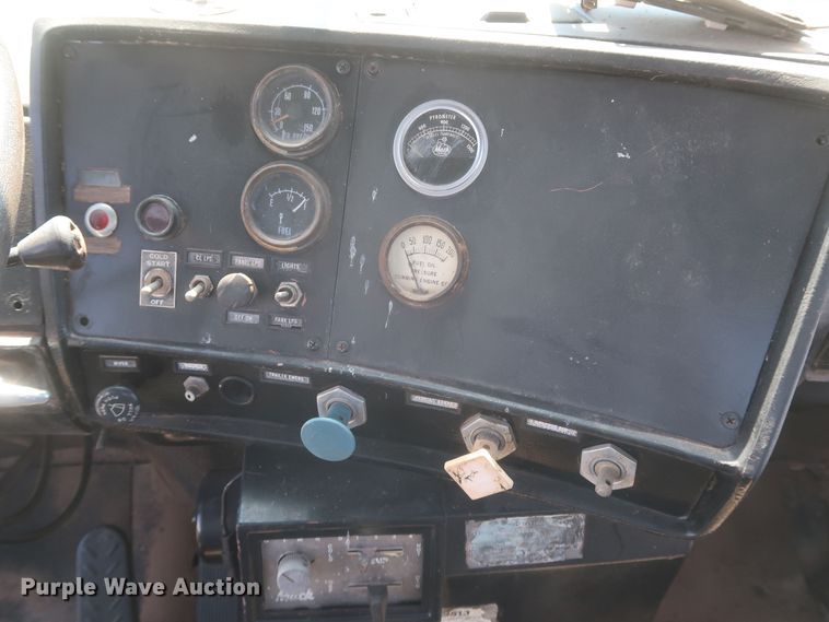 image for item KR9893 1975 Mack  semi truck