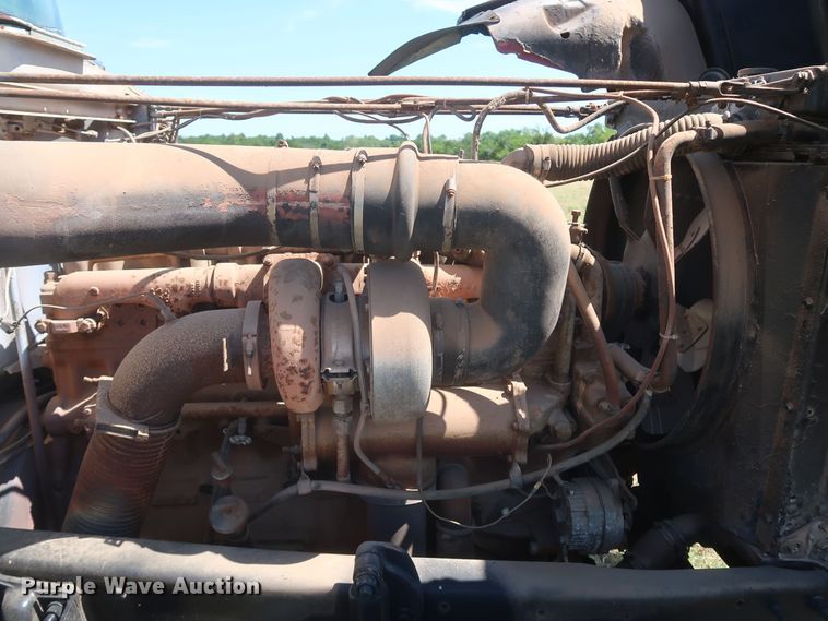 image for item KR9893 1975 Mack  semi truck