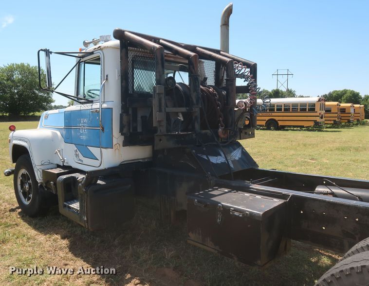 image for item KR9893 1975 Mack  semi truck