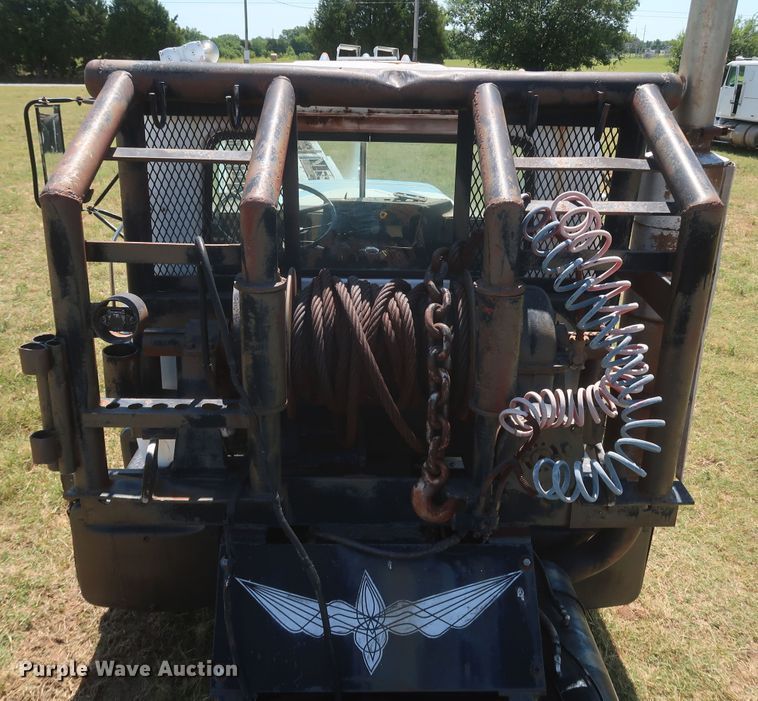 image for item KR9893 1975 Mack  semi truck