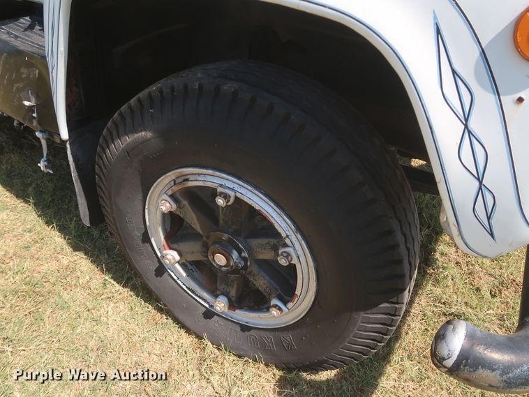 image for item KR9893 1975 Mack  semi truck