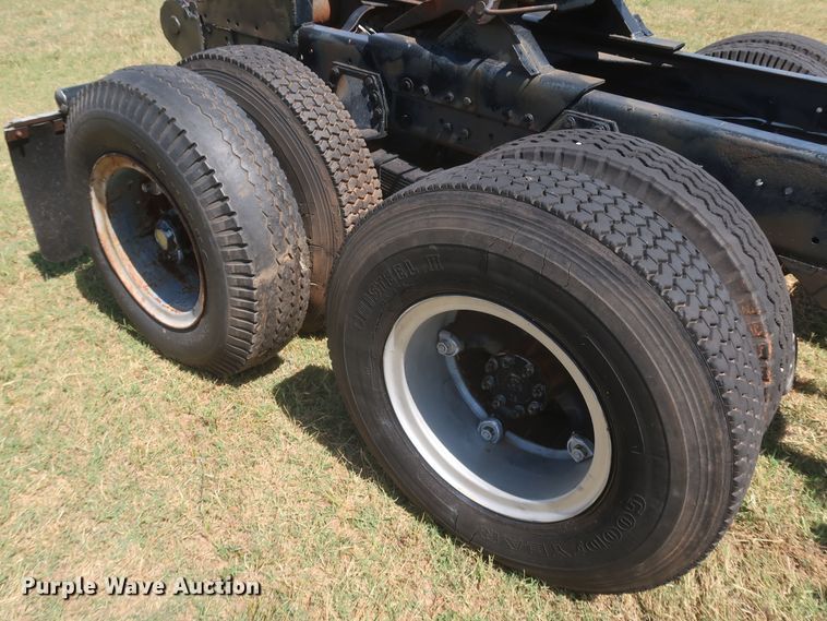 image for item KR9893 1975 Mack  semi truck