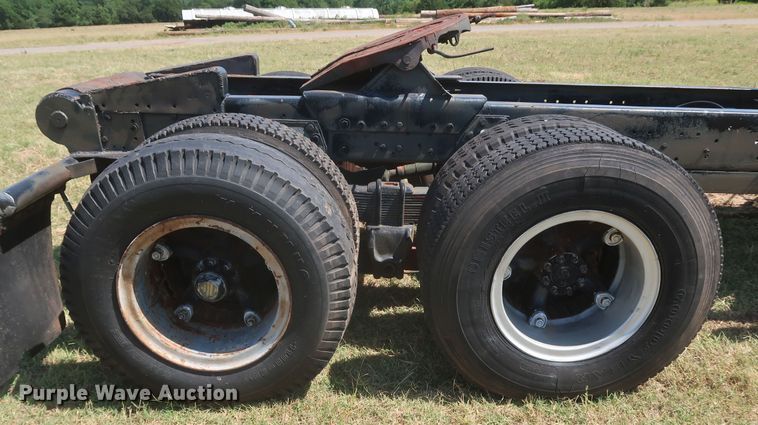 image for item KR9893 1975 Mack  semi truck