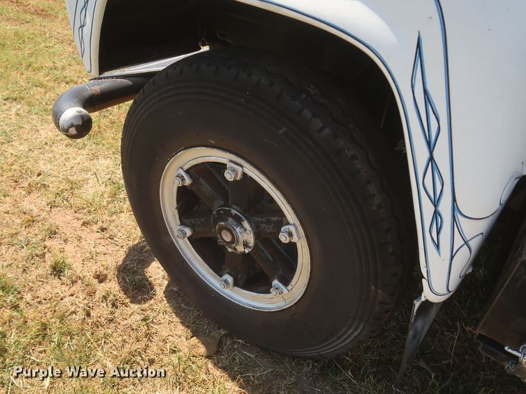 image for item KR9893 1975 Mack  semi truck